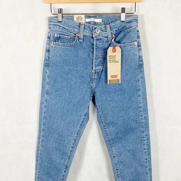 Levi's Wedgie Skinny Size 23 - Picture 1 of 3